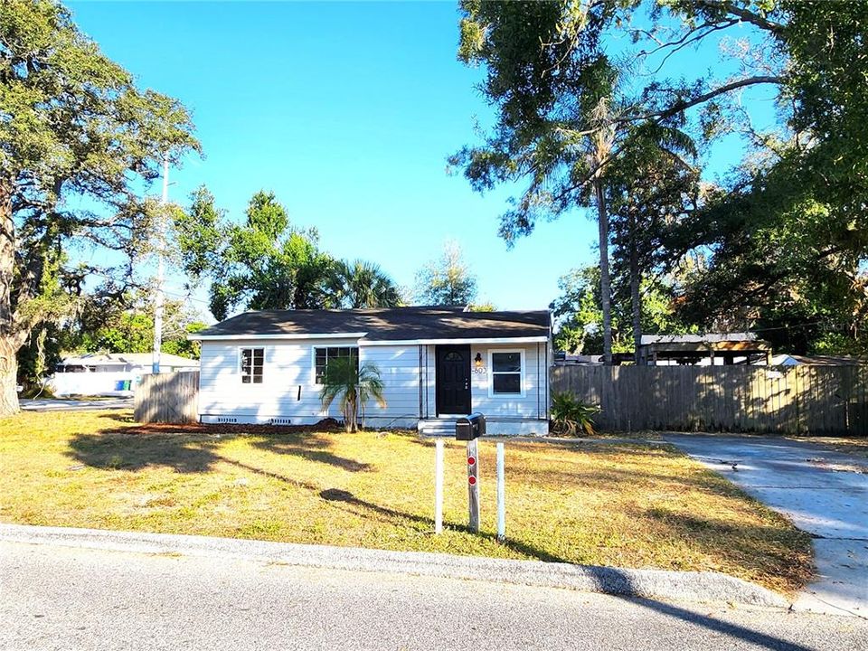For Sale: $269,900 (3 beds, 1 baths, 940 Square Feet)