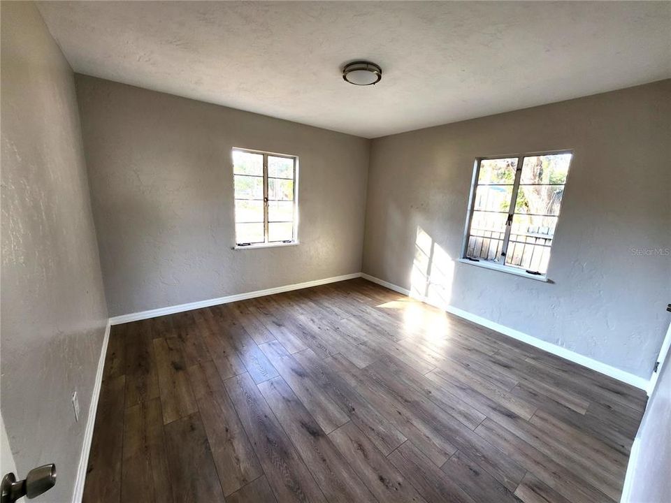 For Sale: $269,900 (3 beds, 1 baths, 940 Square Feet)