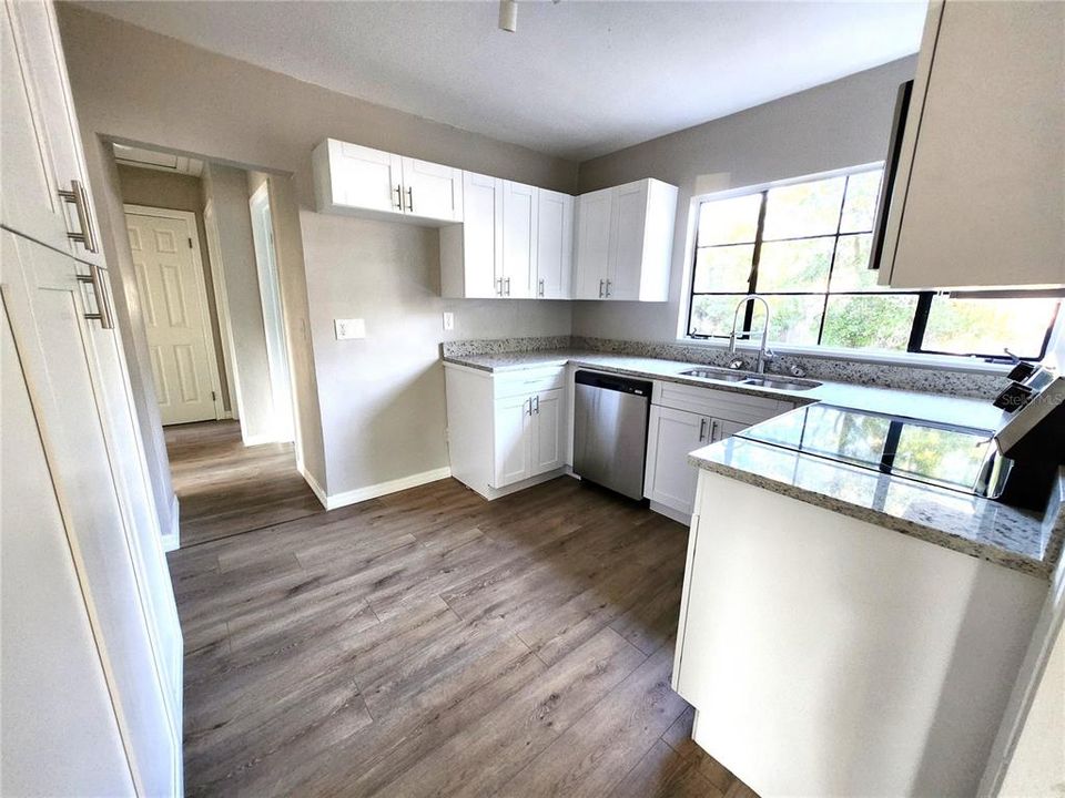 For Sale: $269,900 (3 beds, 1 baths, 940 Square Feet)