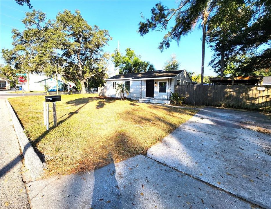 For Sale: $269,900 (3 beds, 1 baths, 940 Square Feet)