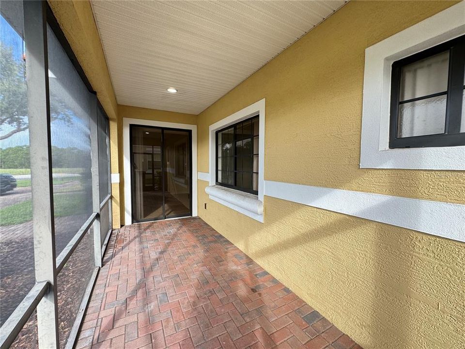 出租: $1,325 (2 贝兹, 2 浴室, 923 平方英尺)