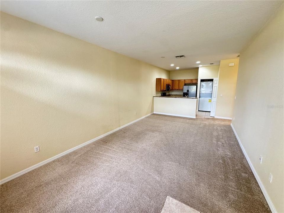 出租: $1,325 (2 贝兹, 2 浴室, 923 平方英尺)