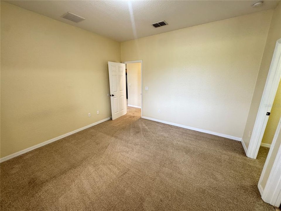 出租: $1,325 (2 贝兹, 2 浴室, 923 平方英尺)