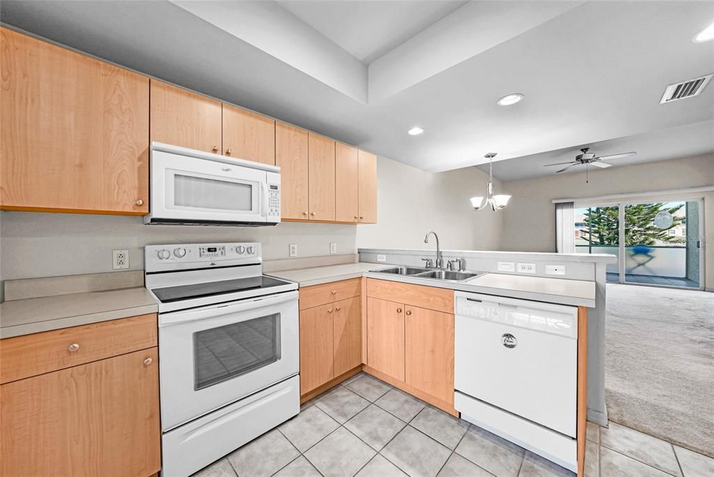 待售: $190,000 (2 贝兹, 2 浴室, 1154 平方英尺)