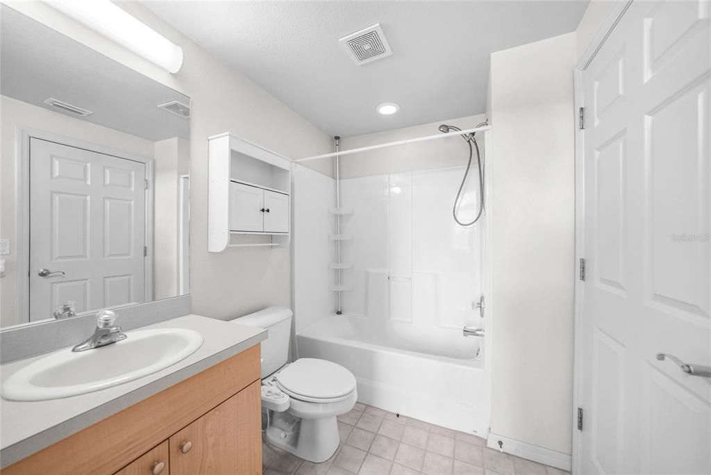 待售: $190,000 (2 贝兹, 2 浴室, 1154 平方英尺)