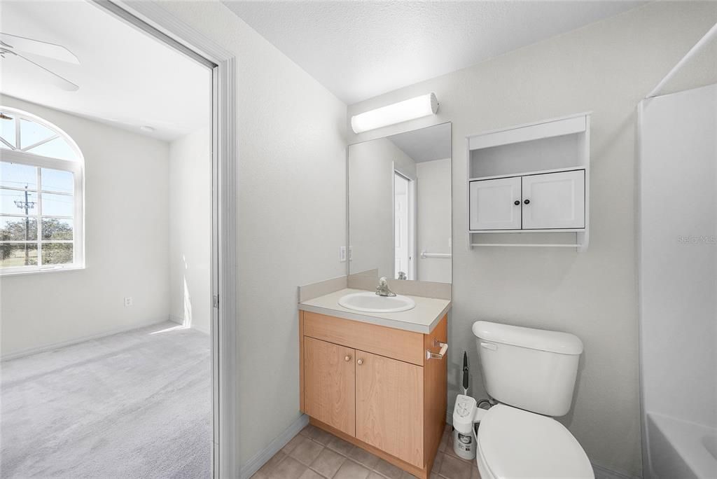 待售: $190,000 (2 贝兹, 2 浴室, 1154 平方英尺)