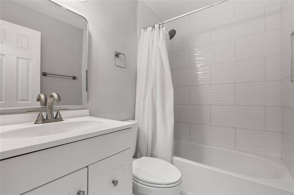 Под контрактом: $2,200 (2 спален, 1 ванн, 788 Квадратных фут)