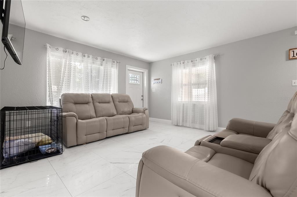 Под контрактом: $2,200 (2 спален, 1 ванн, 788 Квадратных фут)