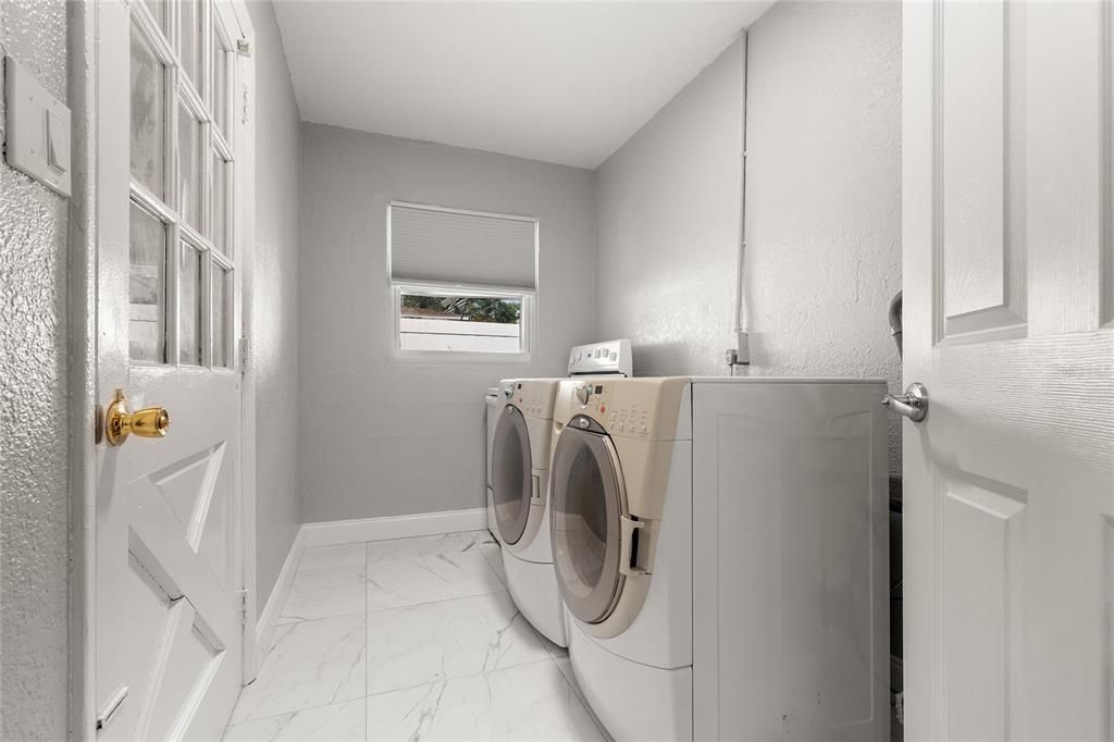 Под контрактом: $2,200 (2 спален, 1 ванн, 788 Квадратных фут)