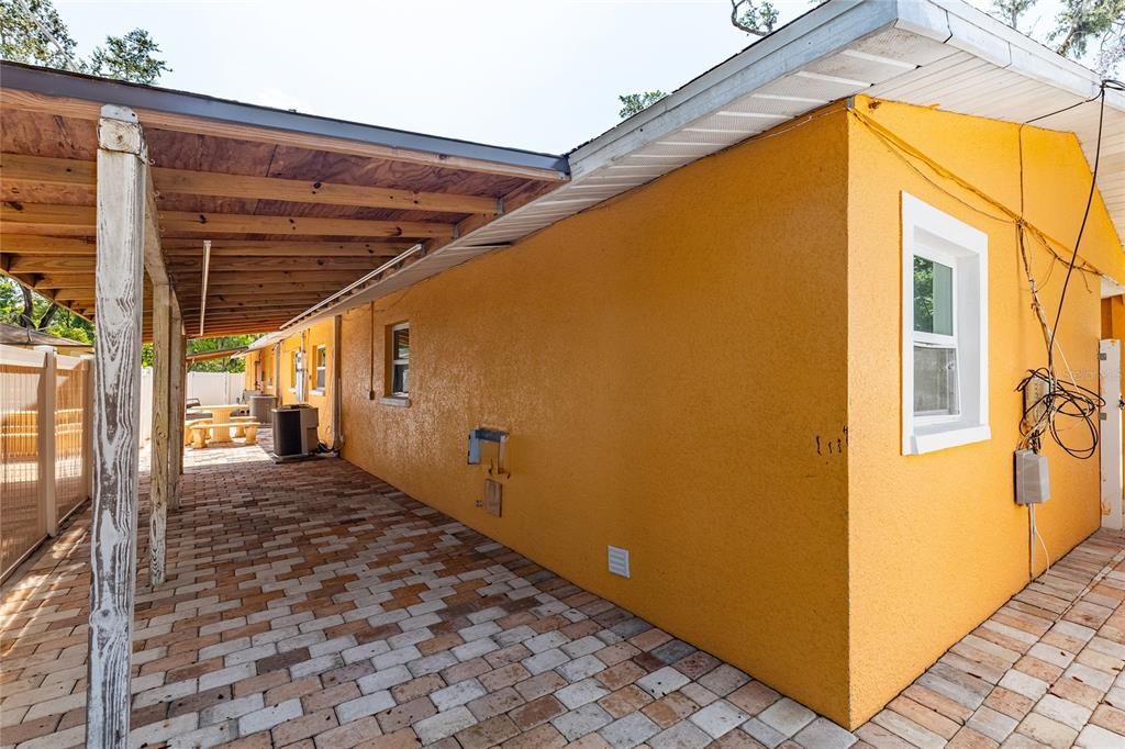 Под контрактом: $2,200 (2 спален, 1 ванн, 788 Квадратных фут)