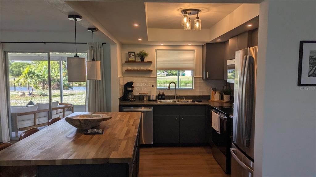 For Rent: $4,000 (3 beds, 2 baths, 1350 Square Feet)