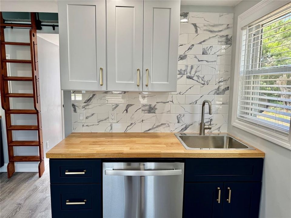 For Rent: $1,675 (0 beds, 1 baths, 400 Square Feet)