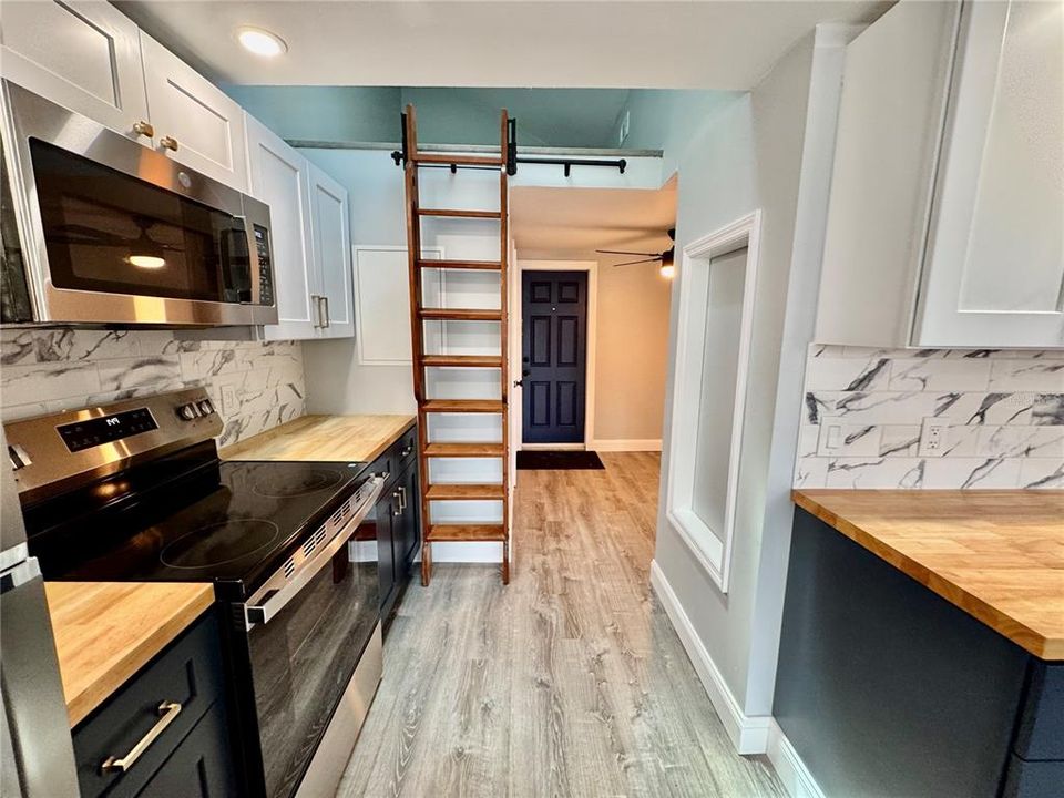 For Rent: $1,675 (0 beds, 1 baths, 400 Square Feet)