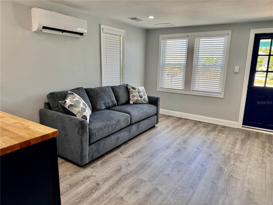 For Rent: $1,675 (0 beds, 1 baths, 400 Square Feet)