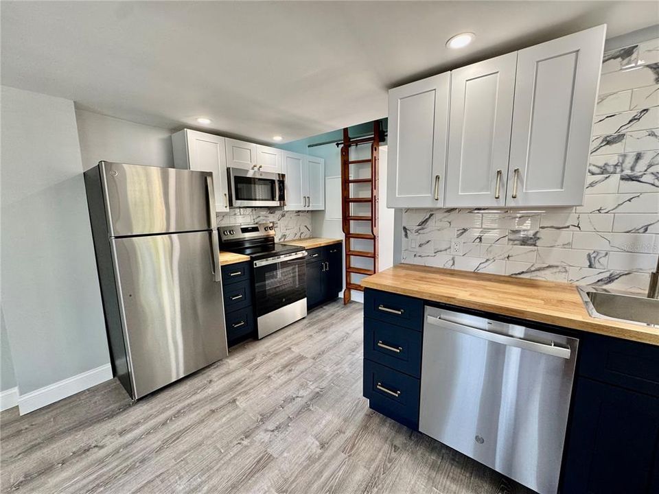 For Rent: $1,675 (0 beds, 1 baths, 400 Square Feet)