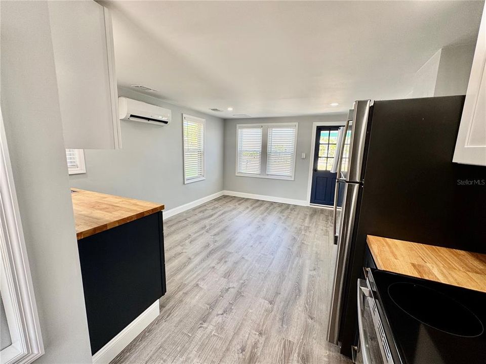 For Rent: $1,675 (0 beds, 1 baths, 400 Square Feet)