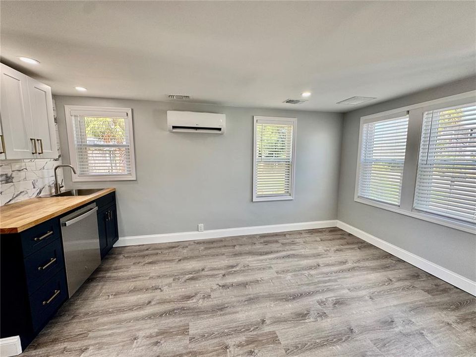 For Rent: $1,675 (0 beds, 1 baths, 400 Square Feet)