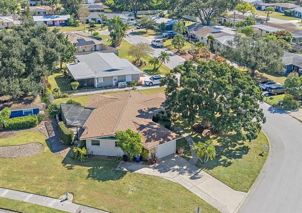 合同活跃: $339,000 (2 贝兹, 2 浴室, 1326 平方英尺)