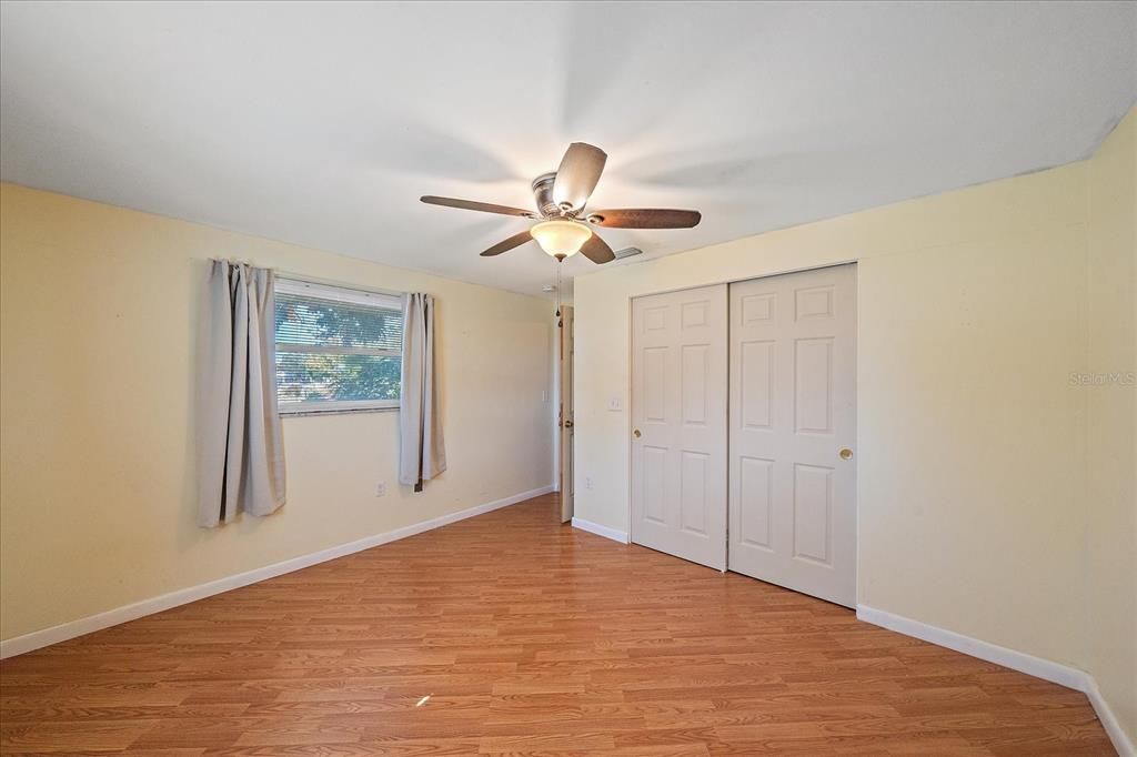 合同活跃: $339,000 (2 贝兹, 2 浴室, 1326 平方英尺)