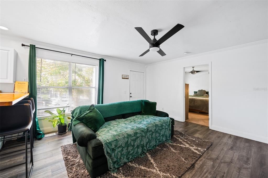 На продажу: $145,000 (2 спален, 2 ванн, 800 Квадратных фут)