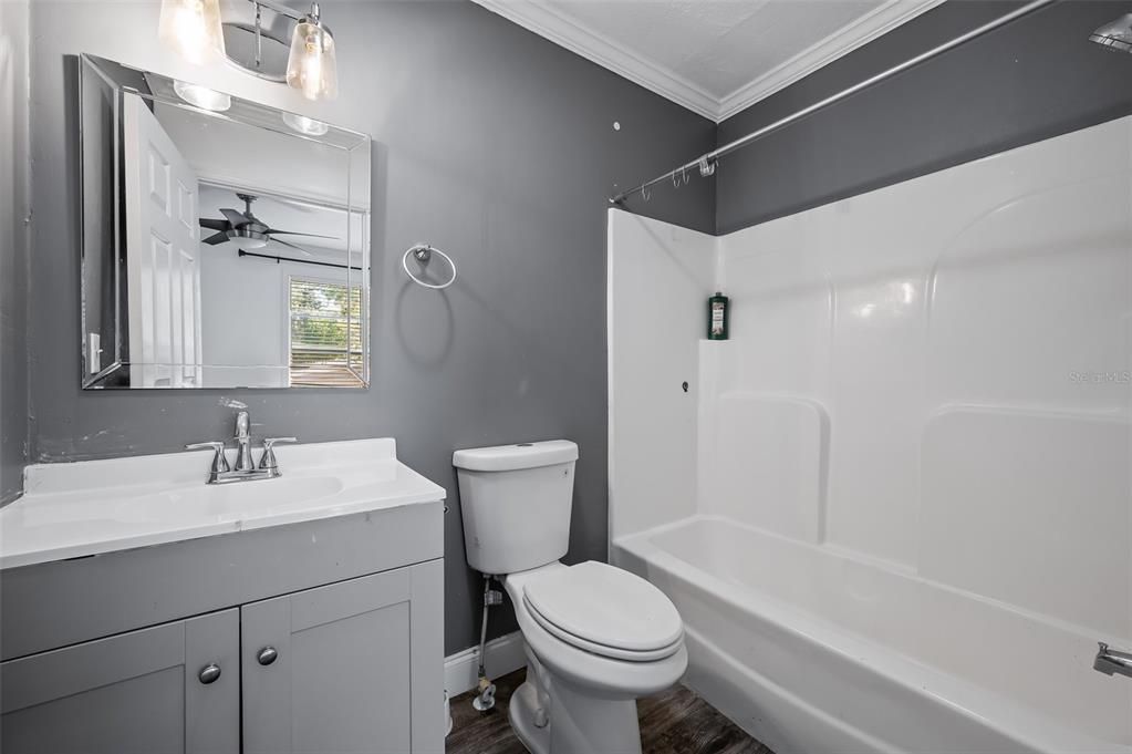 На продажу: $145,000 (2 спален, 2 ванн, 800 Квадратных фут)