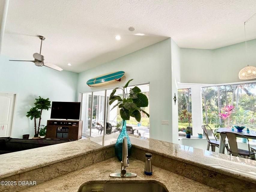 На продажу: $599,000 (3 спален, 2 ванн, 2459 Квадратных фут)