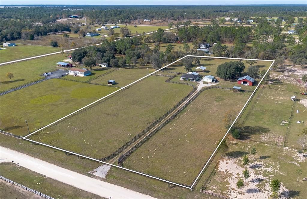 For Sale: $449,000 (2 beds, 2 baths, 1092 Square Feet)