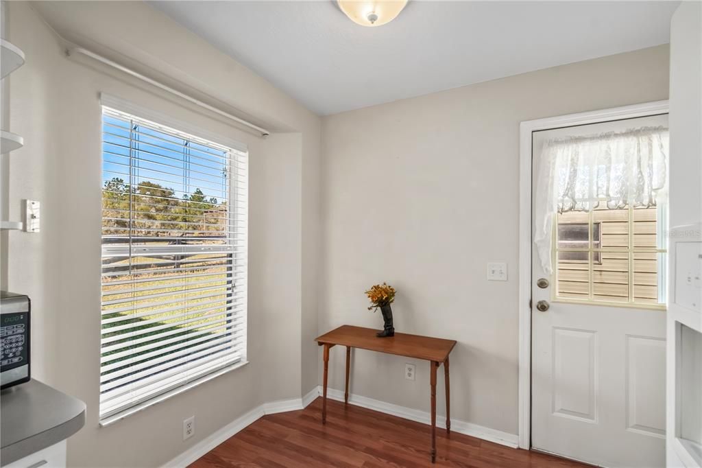 For Sale: $449,000 (2 beds, 2 baths, 1092 Square Feet)