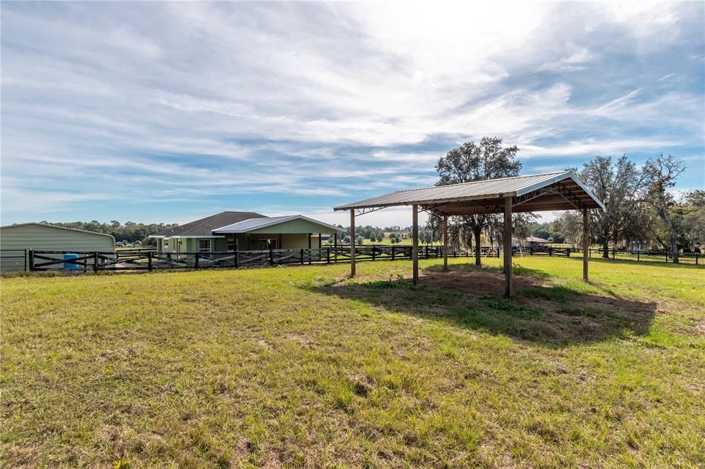 For Sale: $449,000 (2 beds, 2 baths, 1092 Square Feet)