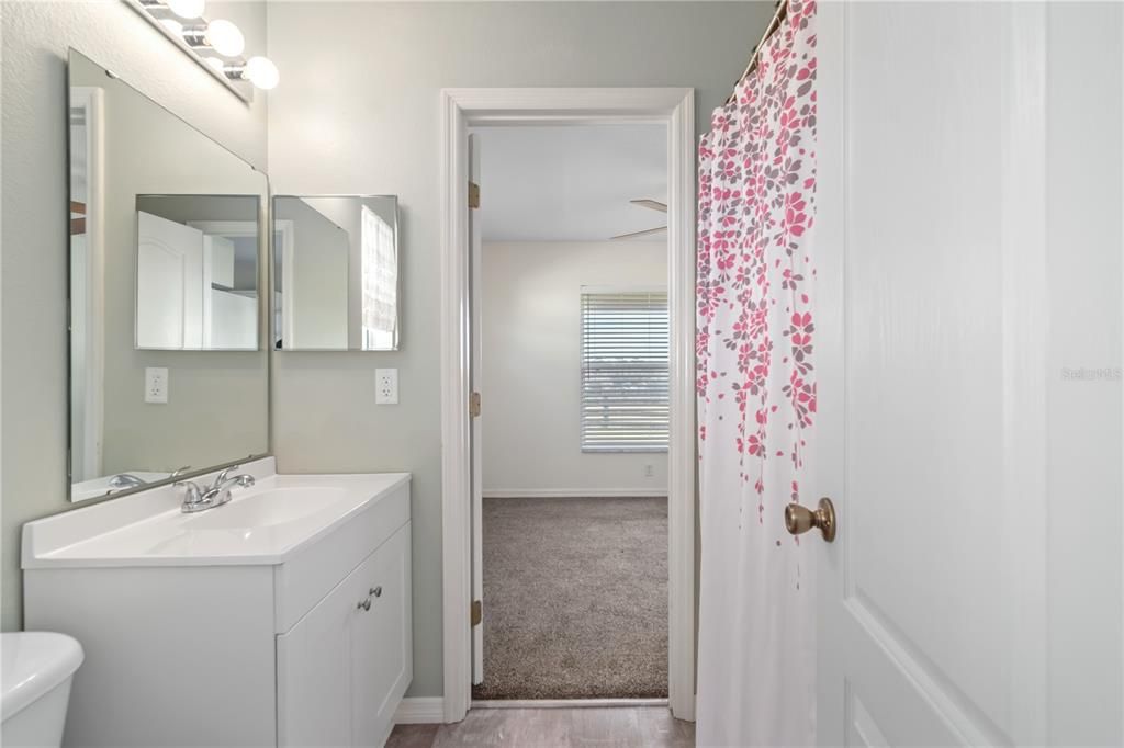 For Sale: $449,000 (2 beds, 2 baths, 1092 Square Feet)