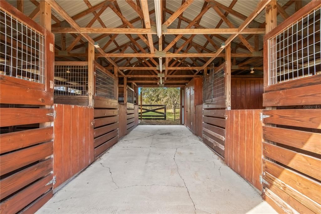 For Sale: $449,000 (2 beds, 2 baths, 1092 Square Feet)