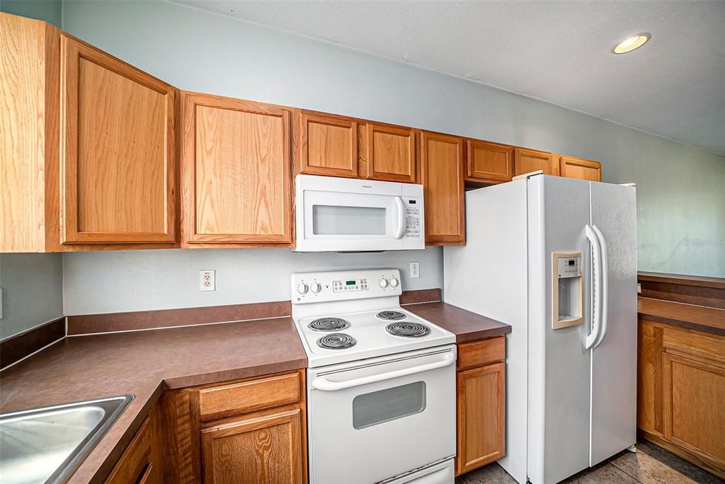 На продажу: $185,000 (2 спален, 2 ванн, 1152 Квадратных фут)