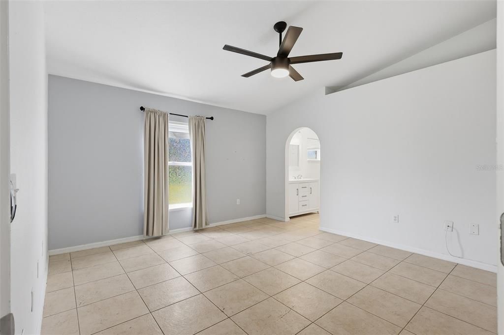 For Sale: $380,000 (3 beds, 2 baths, 1499 Square Feet)