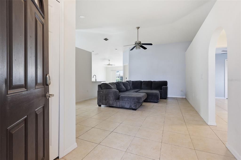 For Sale: $380,000 (3 beds, 2 baths, 1499 Square Feet)