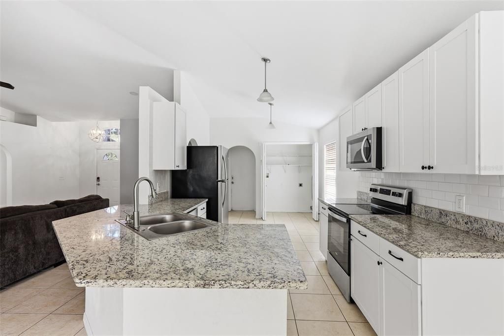 For Sale: $380,000 (3 beds, 2 baths, 1499 Square Feet)