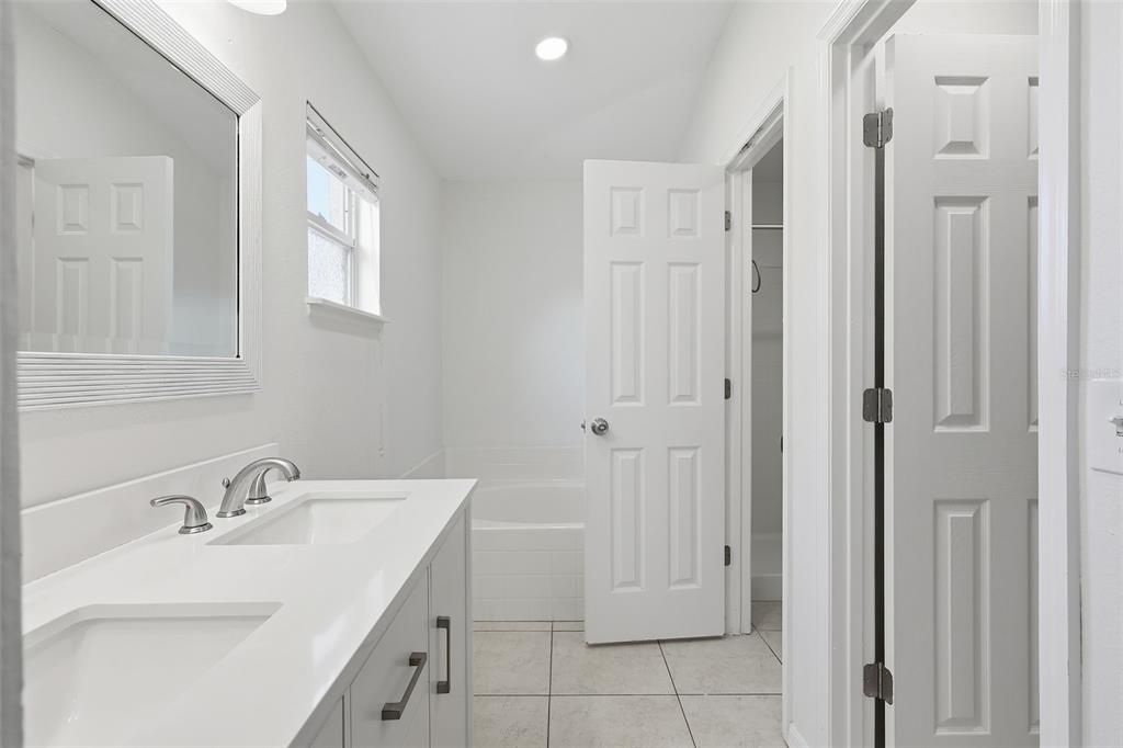 For Sale: $380,000 (3 beds, 2 baths, 1499 Square Feet)