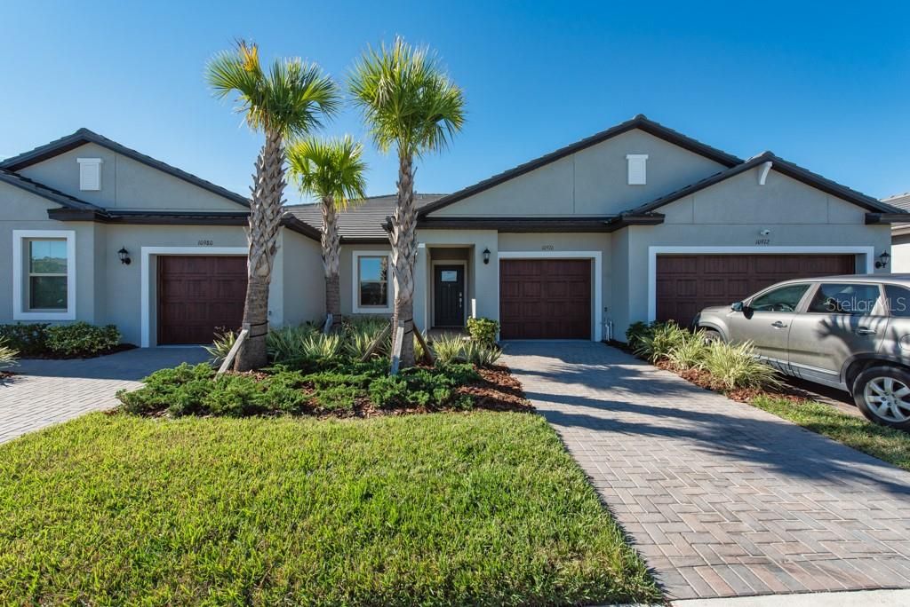 For Sale: $299,000 (2 beds, 2 baths, 1405 Square Feet)