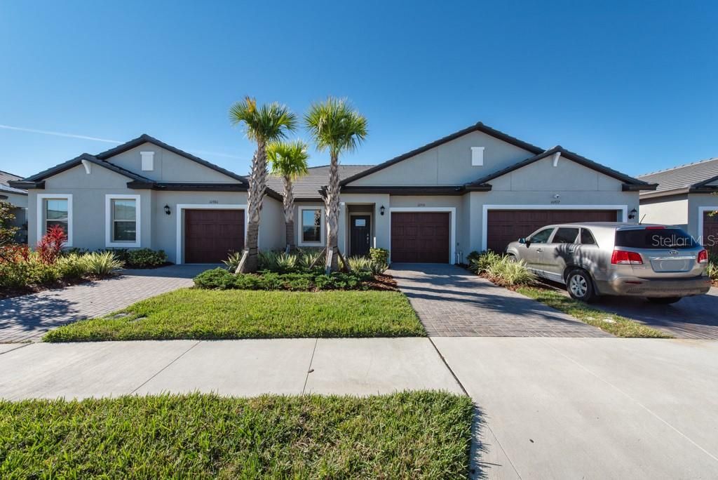 For Sale: $299,000 (2 beds, 2 baths, 1405 Square Feet)