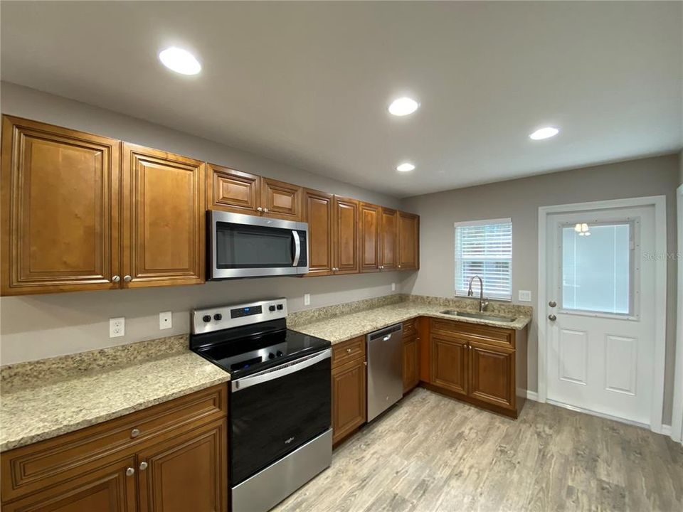 For Rent: $1,425 (2 beds, 2 baths, 1800 Square Feet)