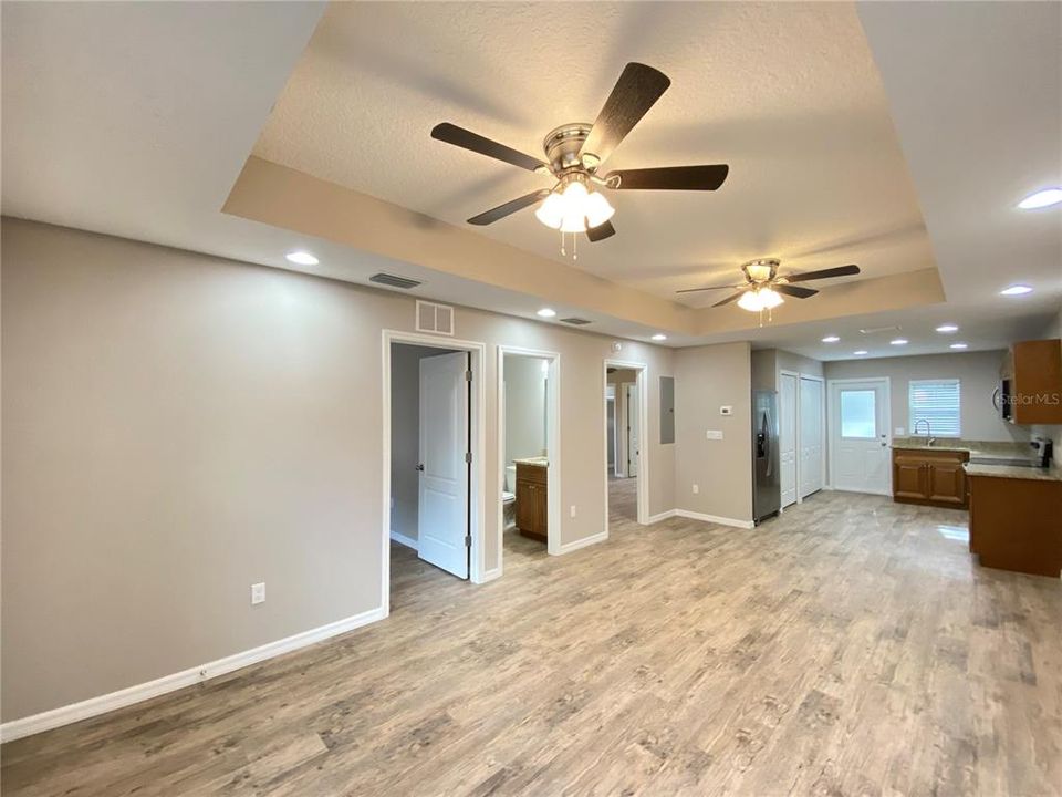 For Rent: $1,425 (2 beds, 2 baths, 1800 Square Feet)