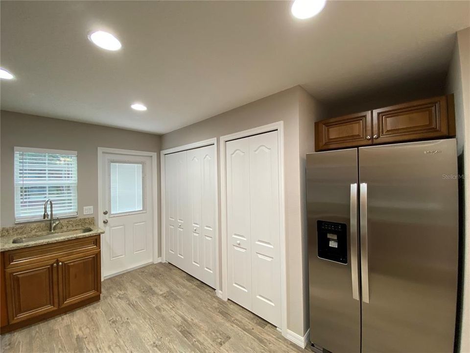 For Rent: $1,425 (2 beds, 2 baths, 1800 Square Feet)