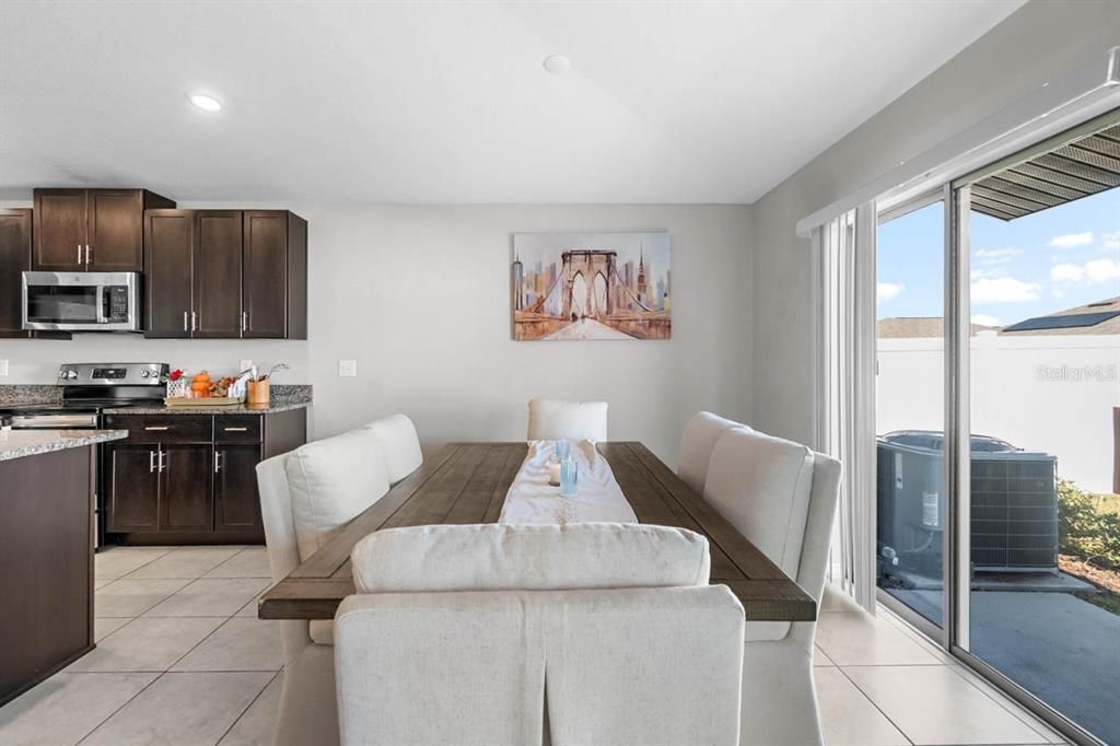 На продажу: $419,000 (4 спален, 2 ванн, 1935 Квадратных фут)