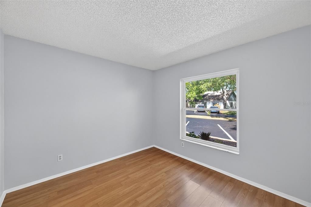 Active With Contract: $225,600 (2 beds, 2 baths, 1036 Square Feet)