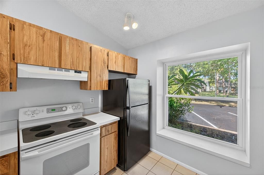 Active With Contract: $225,600 (2 beds, 2 baths, 1036 Square Feet)