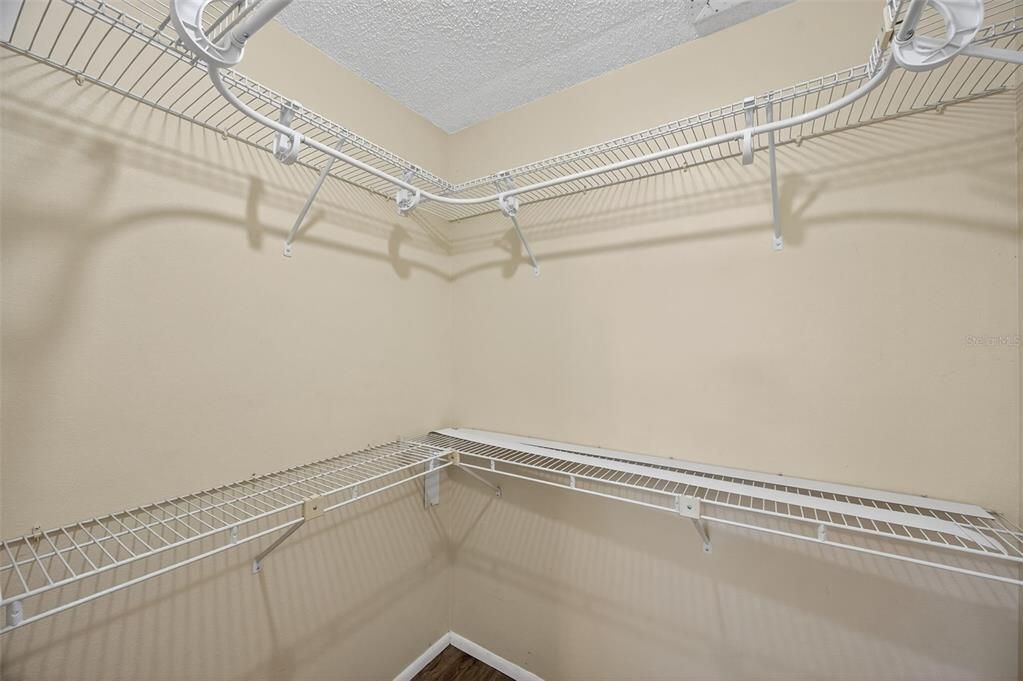 Active With Contract: $225,600 (2 beds, 2 baths, 1036 Square Feet)