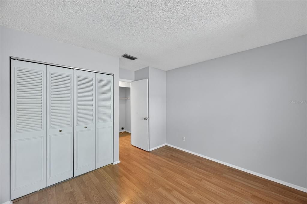 Active With Contract: $225,600 (2 beds, 2 baths, 1036 Square Feet)