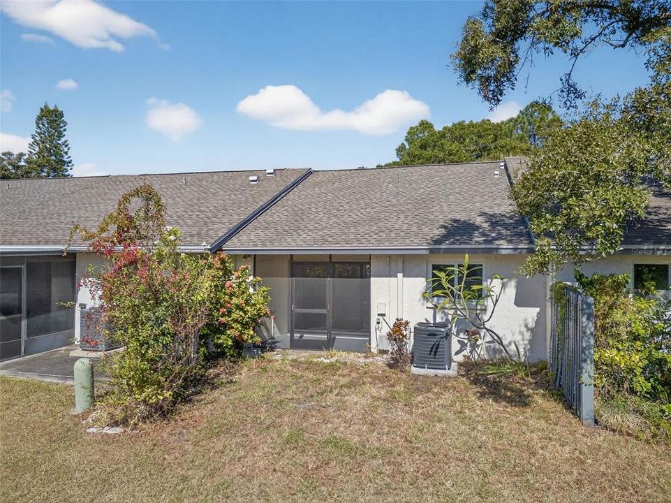 Active With Contract: $225,600 (2 beds, 2 baths, 1036 Square Feet)