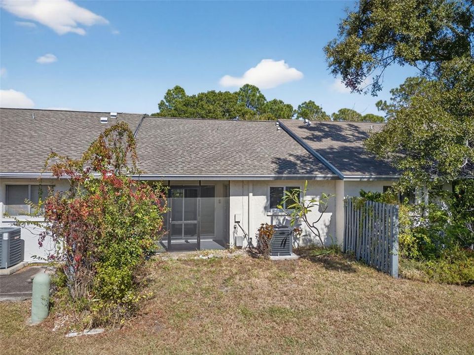 Active With Contract: $225,600 (2 beds, 2 baths, 1036 Square Feet)