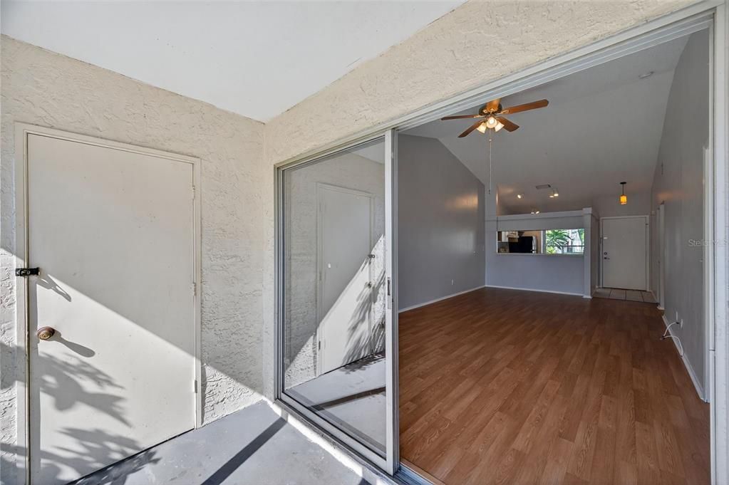 Active With Contract: $225,600 (2 beds, 2 baths, 1036 Square Feet)