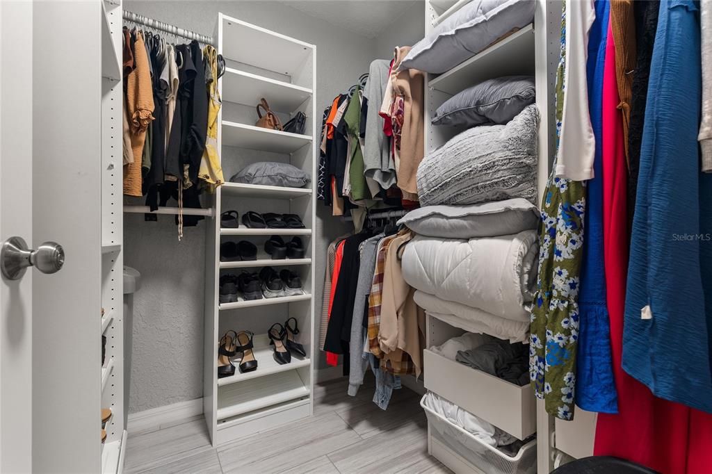 Под контрактом: $2,700 (4 спален, 2 ванн, 1293 Квадратных фут)